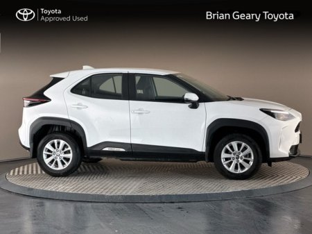 2024 Toyota Yaris Cross HYBRID LUNA €28,950 thumbnail