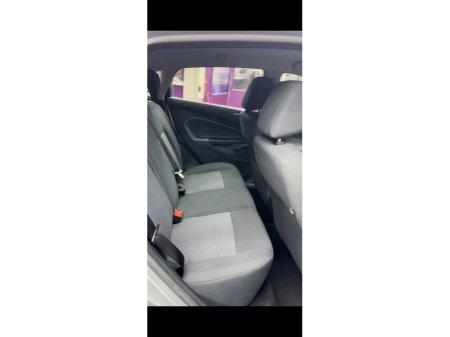 2011 Ford Fiesta - thumbnail 7
