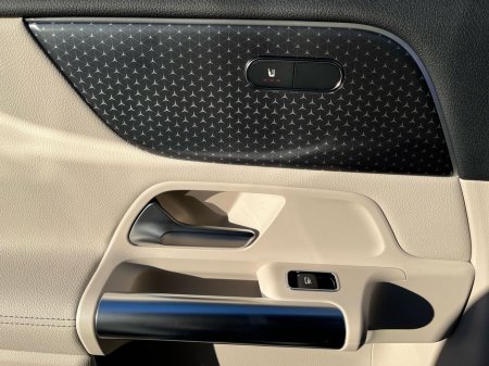 2026 Mercedes-Benz GLA Class 180 Progressive Plus Compact SUV €61,182 thumbnail