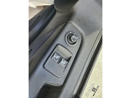 2016 Opel Vivaro  €8,950 thumbnail