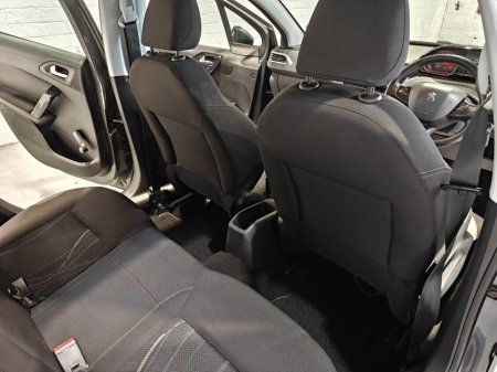 2014 Peugeot 208 - thumbnail 15