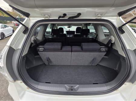 2014 Toyota Prius Alpha - thumbnail 16