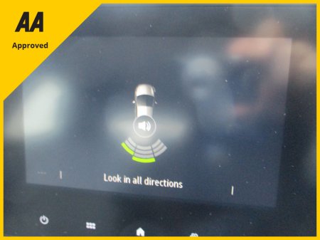 2025 Renault Clio EVOLUTION  WITH ONLY 6105KMS HIGH SPEC WITH SAT NAV AND REAR PARKING SENSORS FULLY SERVICED AND READY TO GO €25,950 thumbnail