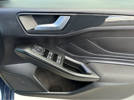 2023 Ford Focus - thumbnail 17