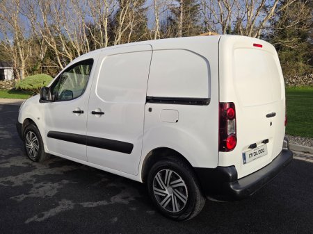 2017 Peugeot Partner  €7,950 thumbnail