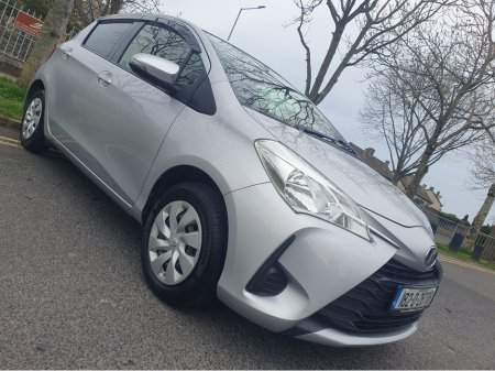 2018 Toyota Yaris - thumbnail 1