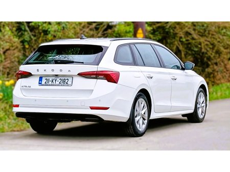 2021 Skoda Octavia - thumbnail 3