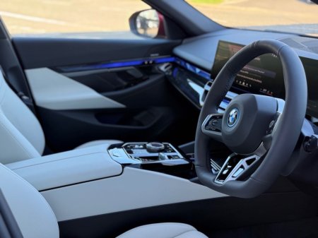 2026 BMW 5 Series - thumbnail 8