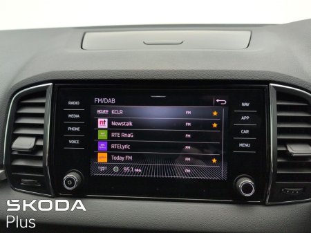 2023 Skoda Karoq AMBITION 2.0TDI 115HP €30,950 thumbnail