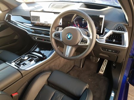 2026 BMW X5 xDrive50e M Sport thumbnail