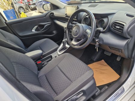 2020 Toyota Yaris - thumbnail 13