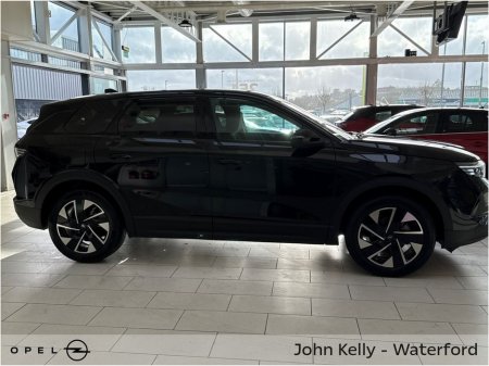 2025 Opel Grandland GS 1.2 MHEV 136PS €47,885 thumbnail