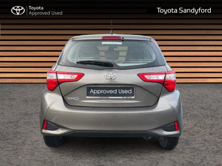 2018 Toyota Yaris 1.0 5DR LUNA // REAR CAMERA // BLUETOOTH // ALLOY WHEELS // FULL WARRANTY €15,945 thumbnail