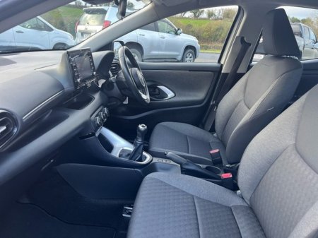 2021 Toyota Yaris 1.0 LUNA 4DR thumbnail