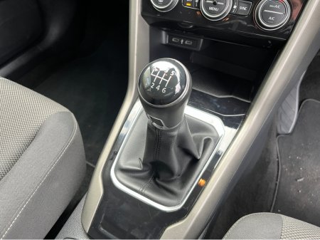 2021 Volkswagen T-Roc - thumbnail 16