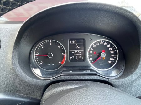 2012 Volkswagen Polo - thumbnail 10