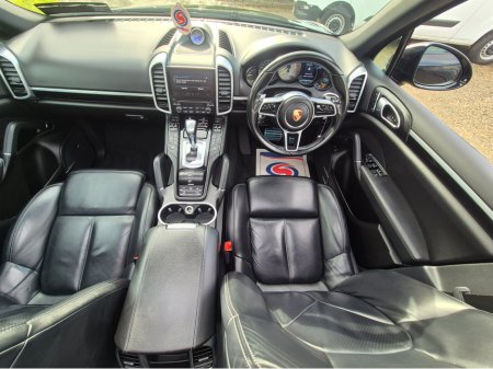 2016 Porsche Cayenne 3.0 S E-HYBRID 5DR AUTO €32,995 thumbnail