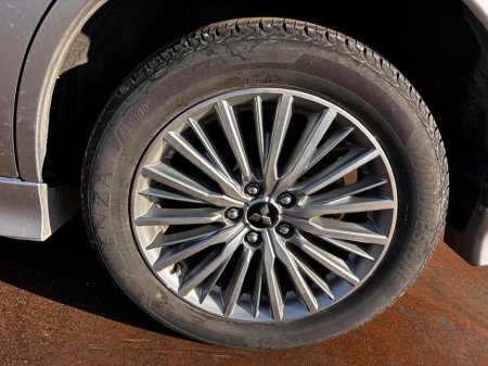 2018 Mitsubishi Outlander - thumbnail 2