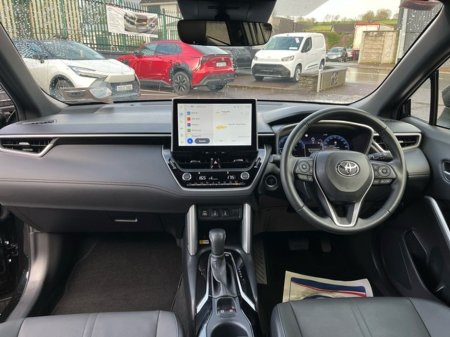 2024 Toyota Corolla Cross FRESH SELECTION OF TRADE-INS COROLLA CROSS SOL 1.8 €39,000 thumbnail
