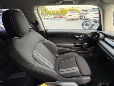 2018 MINI Hatch - thumbnail 25