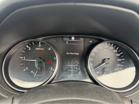 2018 Nissan Qashqai 1.5 SV SP 18 4DR sunroof €12,950 thumbnail