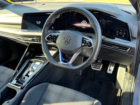 2023 Volkswagen Golf GTE 245 DSG AUTO BLUEMOTION PHEV €32,995 thumbnail