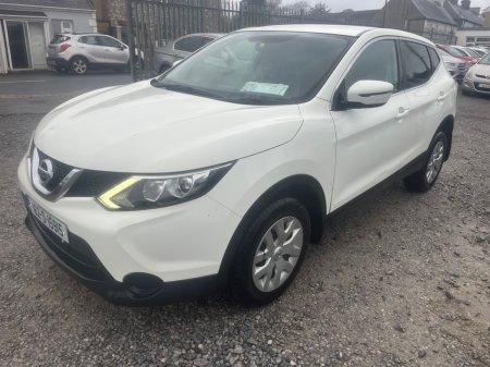 2016 Nissan Qashqai - view 2