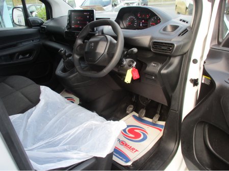 2021 Peugeot Partner 1.5 BLUE HDI 100 LONG BODY 6.2 €15,250 thumbnail