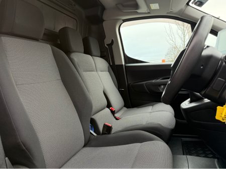 2019 Peugeot Partner PROF PLUS 1.6 HDI FSH €11,950 thumbnail