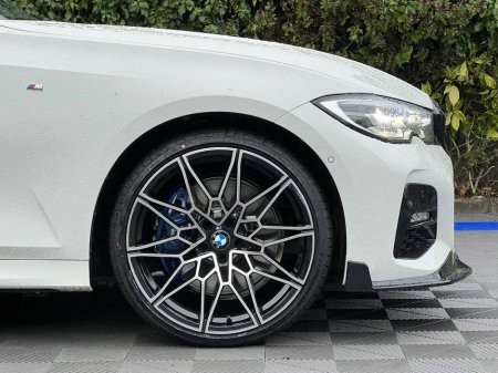2020 BMW 3 Series 330e M-SPORT COMPETITION 2.0 HYBRID // MASSIVE SPEC // VERY LOW MILEAGE // LEATHER M-SPORT INTERIOR €34,950 thumbnail