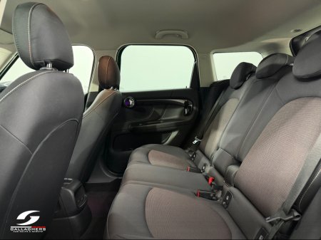 2022 MINI Countryman (221) COUNTRYMAN E ALL4 CLA CLASSIC €32,995 thumbnail