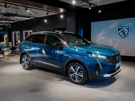 2023 Peugeot 3008 FL Allure 1.5 HDI 130 6.4 4DR €34,995 thumbnail