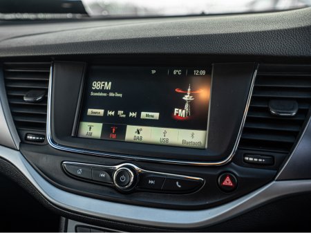 2017 Opel Astra 172 Opel Astra 1.0/High spec/Irish/1yr warranty €10,888 thumbnail