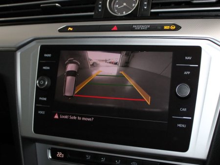 2019 Volkswagen Passat - thumbnail 17