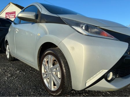 2015 Toyota Aygo 1.0 5DR X-PLAY (ONLY 29,000 KLMS) €8,750 thumbnail