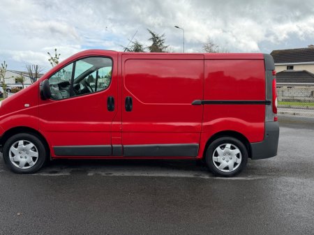 2010 Renault Trafic - view 4