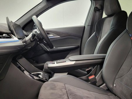 2025 BMW iX2 - thumbnail 7