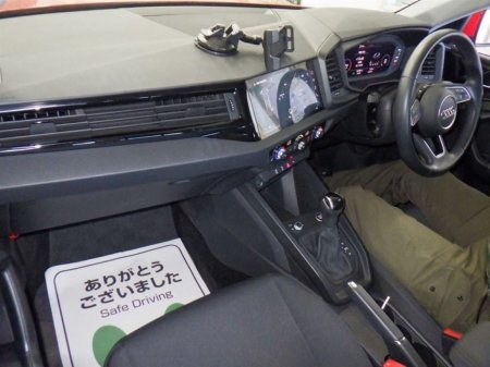 2020 Audi A1 1.0TFSI - RED/BLACK 2-TONE - FACTORY ALLOYS - REVERSE CAMERA - MULTI FUNCTION STEERING WHEEL - CRUISE CONTROL - HEATED SEATS €24,950 thumbnail