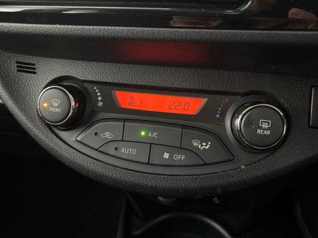 2019 Toyota Yaris - thumbnail 13