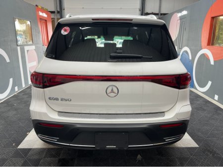 2023 Mercedes-Benz EQB - thumbnail 3