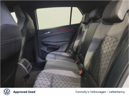 2024 Volkswagen Golf 2.0 TDI 150HP R-Line €39,450 thumbnail