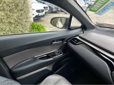 2020 Toyota C-HR - thumbnail 15