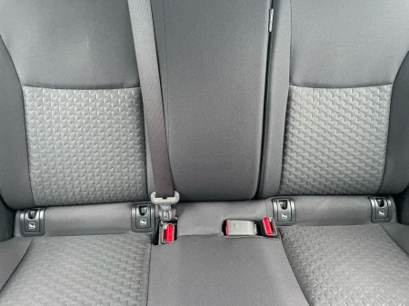 2025 Toyota Yaris Cross 1.5 Hybrid Luna thumbnail