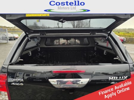 2021 Toyota Hilux 2.4 DOUBLE CAB SR5 4DR €36,000 thumbnail
