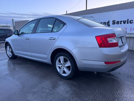 2016 Skoda Octavia AMBITION 1.6 TDI 110HP DSG 4DR €10,950 thumbnail