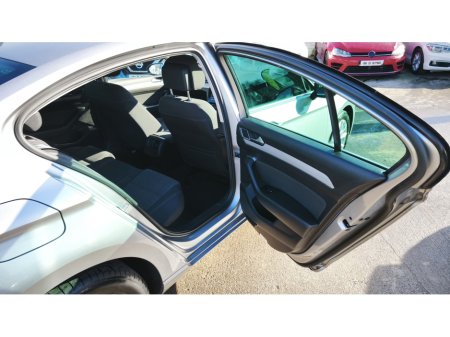 2022 Volkswagen Passat - thumbnail 10