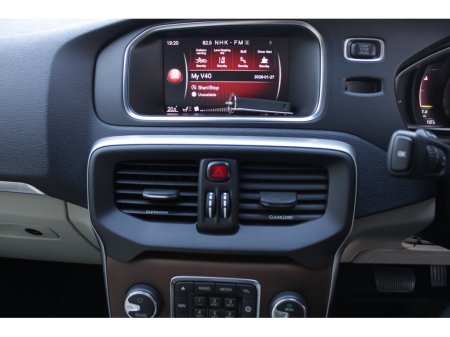 2019 Volvo V40 2.0D4 INSCRIPTION 5DR HATCHBACK AUTO HUGE SPEC  // 1 OWNER CAR // AS NEW CONDITION THROUGHOUT // BUY WITH CONFIDENCE AA AND SIMI APPROVED DEALER 2026 // FINANCE ARRANGED // €19,950 thumbnail