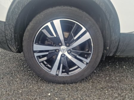 2018 Peugeot 5008 - thumbnail 4