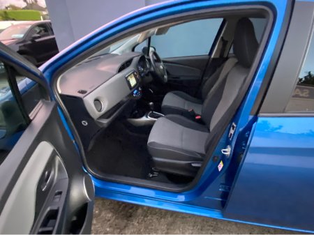2015 Toyota Yaris ICON CVT 5DR AUTO 1.5 VVT-I 98BHP €10,945 thumbnail