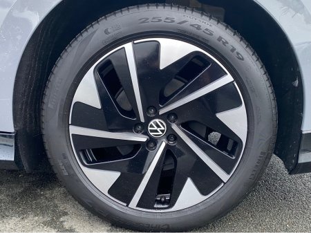 2024 Volkswagen ID.7 PRO PLUS €39,995 thumbnail